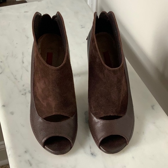 CAROLINA HERRERA SOFT LEATHER BOOTIES - Picture 2 of 5